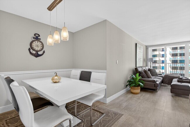 Foto del edificio - 111 Briny Ave