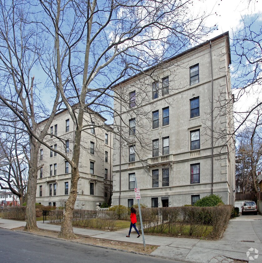 Foto del edificio - 175 Crary Ave