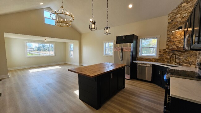 Foto del edificio - 6290 Piquad Rd