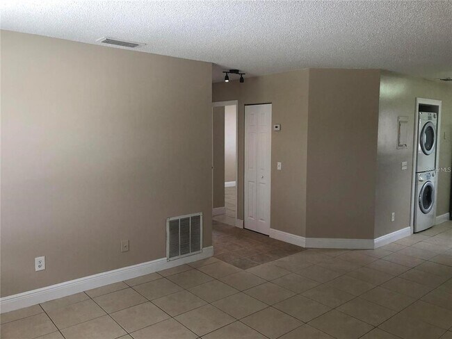 Foto del edificio - 7340 Swallow Run