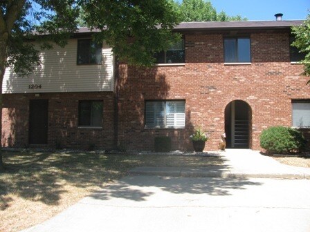 Primary Photo - 1204 Dean Dr