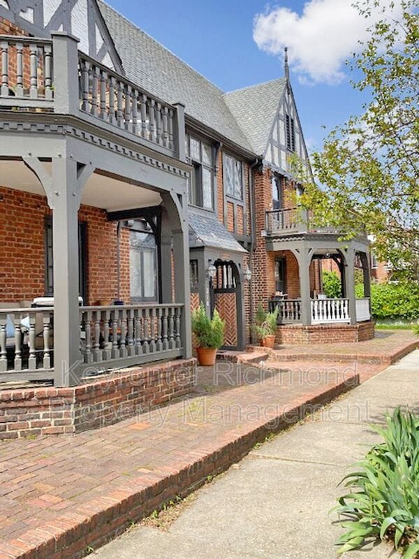 Building Photo - 210 N Stafford Avenue