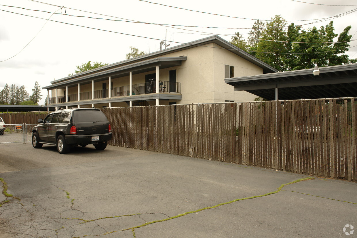 Building Photo - San Souci Apartments