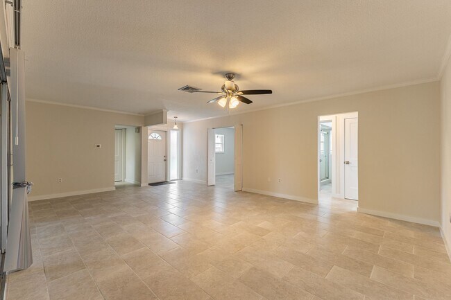 Foto del edificio - Waterfront 2/1 Newly Remodeled in PGI $300...