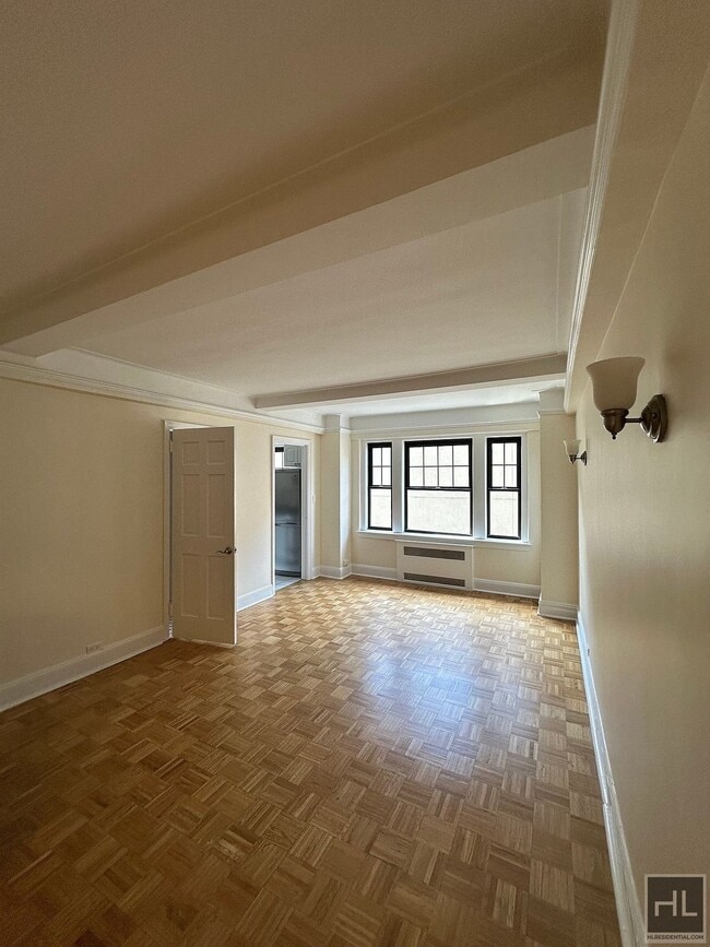 Building Photo - Christopher Street