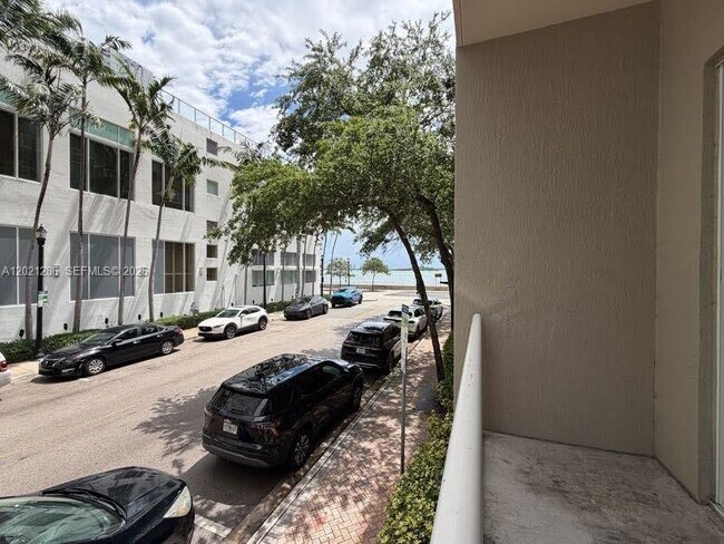 Foto del edificio - 2000 N Bayshore Dr