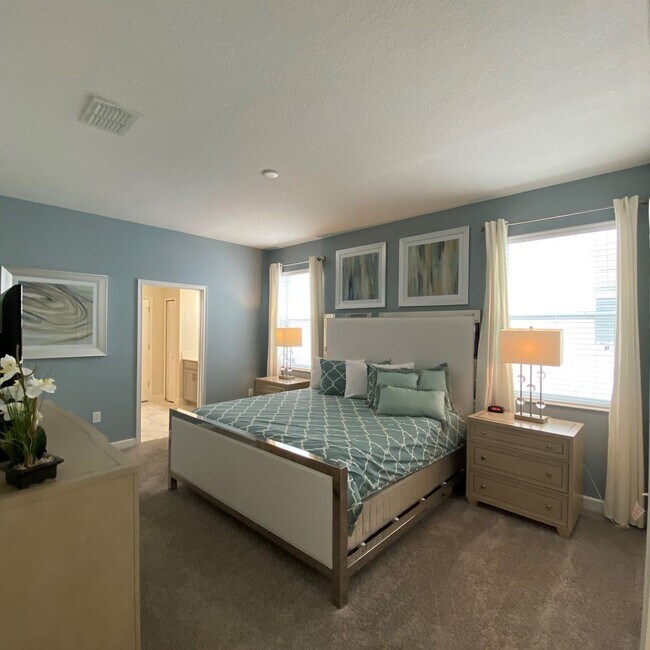 Building Photo - CHAMPIONS GATE FURNISHED 8 BEDROOM - LONG ...