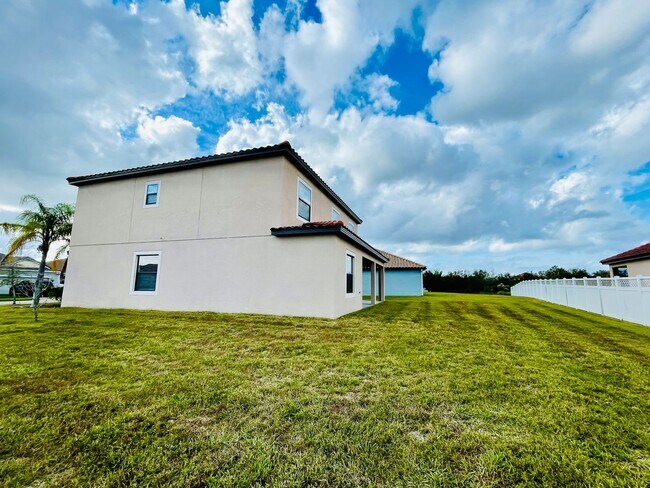 Foto del edificio - 5 bedroom house waiting for you