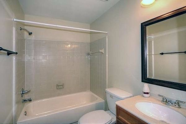 Foto del edificio - 1716 Brandon Trace Ave