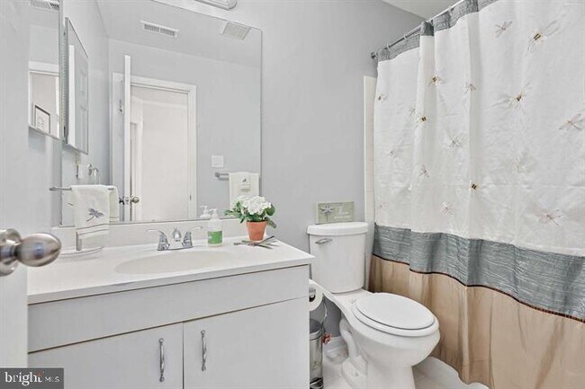Foto del edificio - 7860 Mayfair Cir