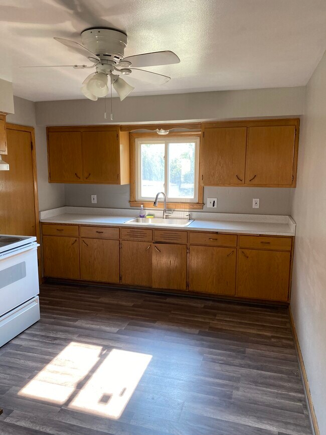 Foto del edificio - 326 Born Pl