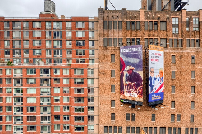 Building Photo - 535 W 23 St