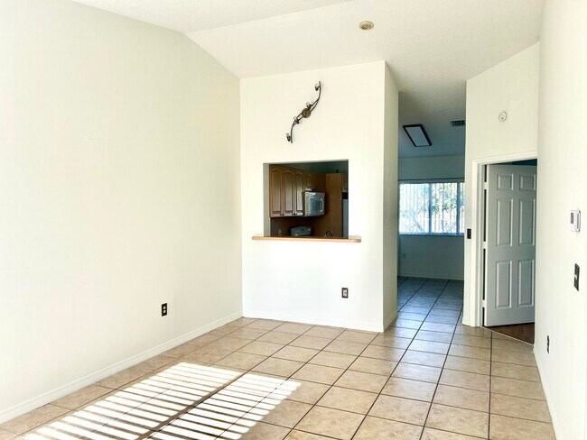 Foto del edificio - 621 NW 78th Terrace