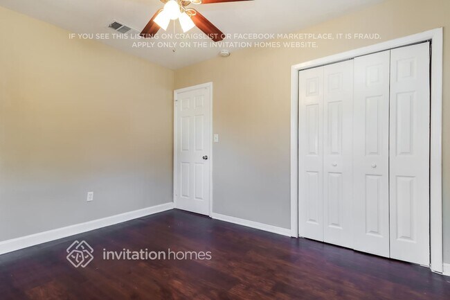 Foto del edificio - 8541 Jacaranda Ave