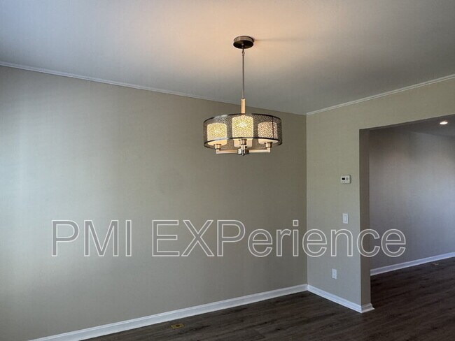 Building Photo - 11303A Golden Eagle Place