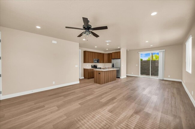 Building Photo - New Townhome Next to Utah Tech