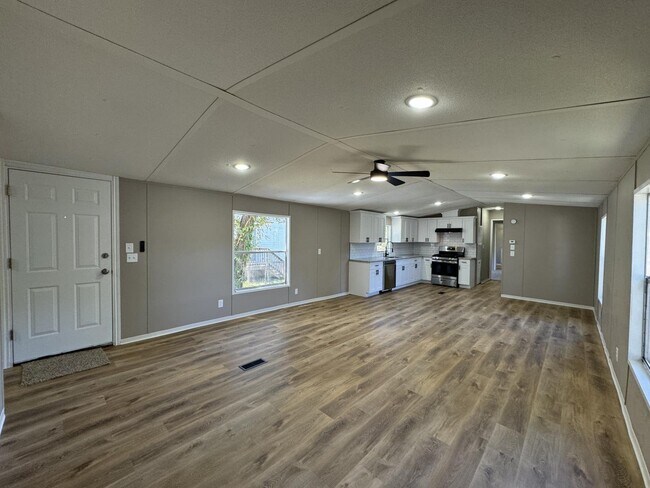 Foto del edificio - 9931 Cedar Branch Dr