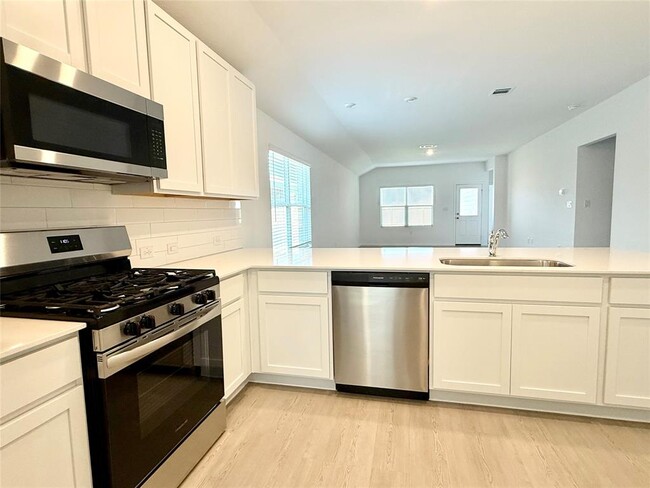 Building Photo - 113 Imola St