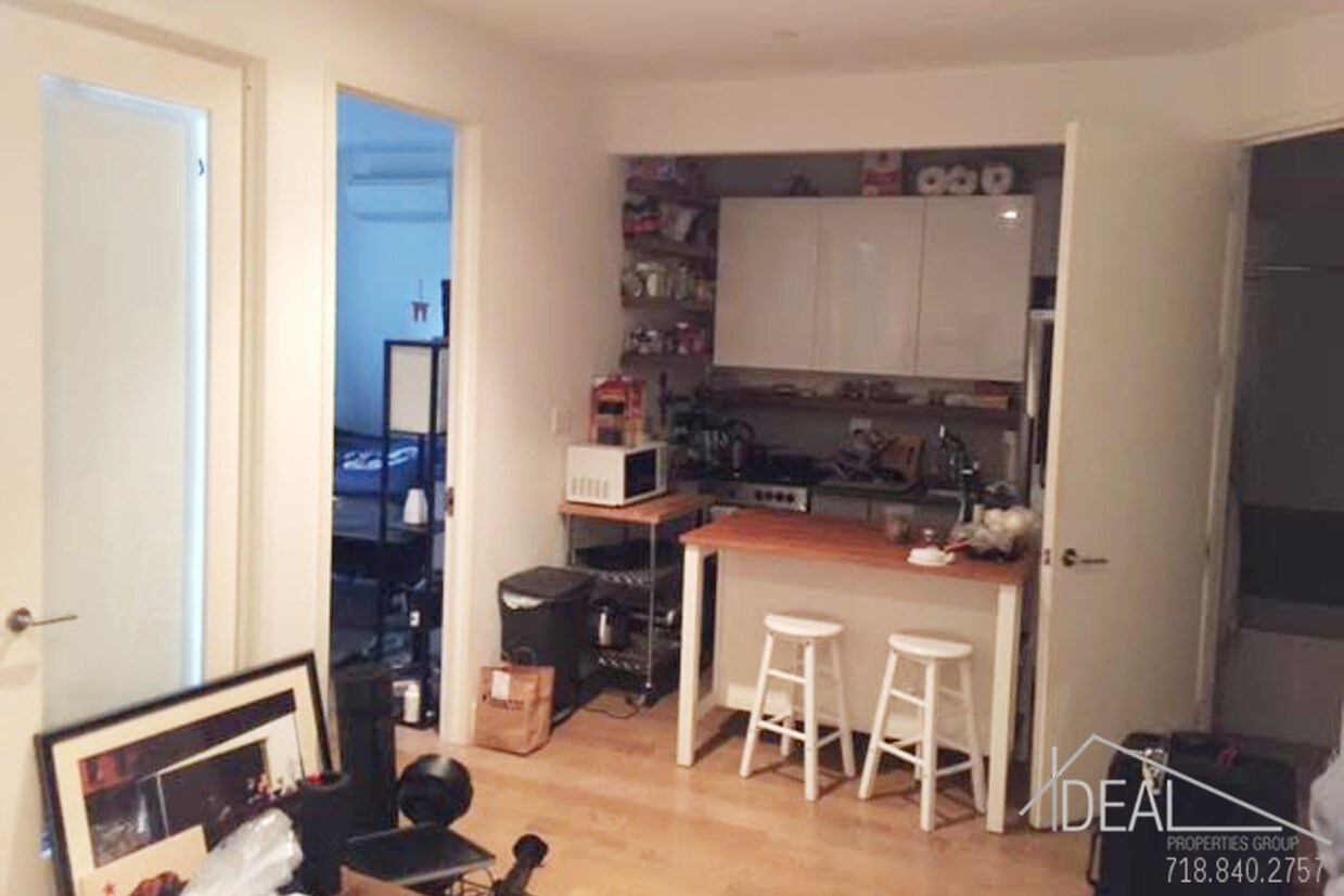 Foto principal - 65 Montrose Ave