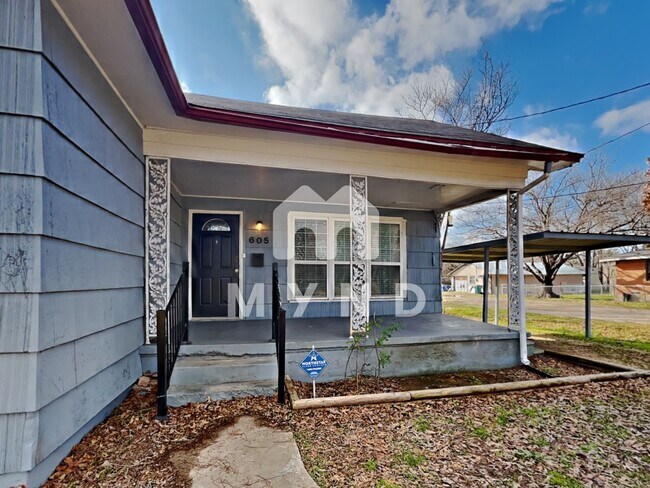 Building Photo - 605 John Arden Dr