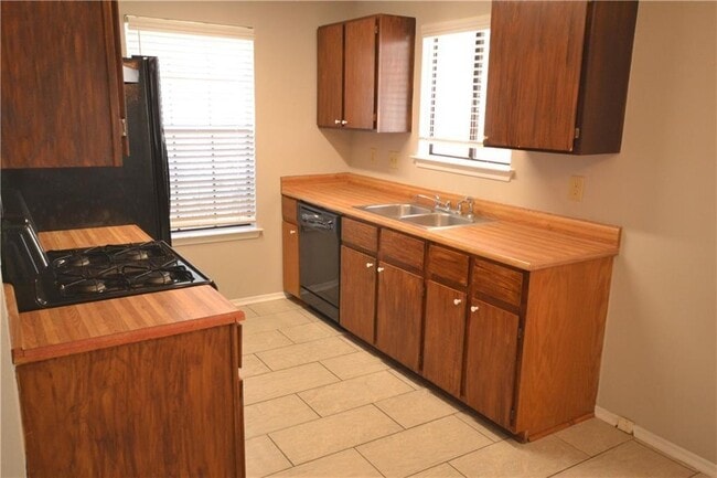 Building Photo - 1105 Green Valley Cove