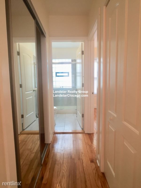 Building Photo - 5058 N Wolcott Ave