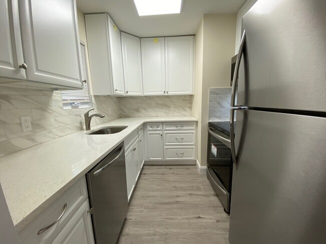 Foto del edificio - Krystie Manor (55+ Community)