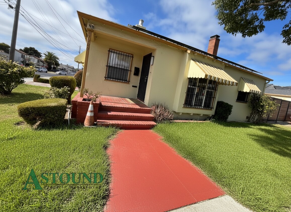 Foto principal - 7500 Deerwood Ave
