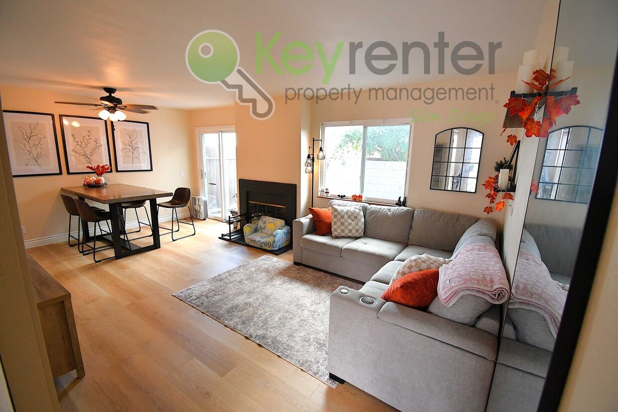 Foto principal - End-Unit Newly Remodeled Townhome in Clair...