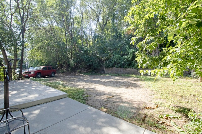 Building Photo - 701 5th Ave N