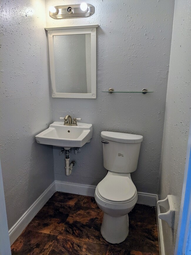 Building Photo - 321 Briarbrook Dr