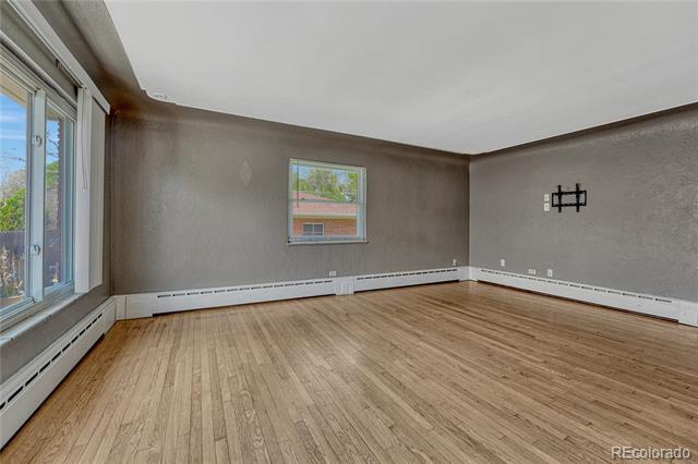 Foto del edificio - 4877 S Grant St