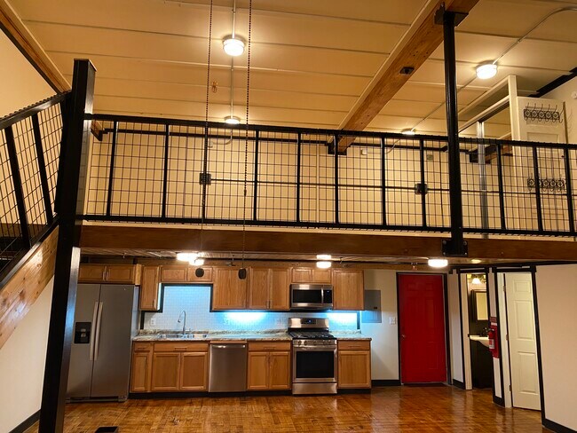 Building Photo - 691 Trump St