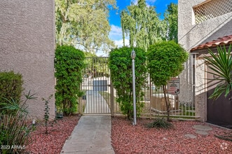Building Photo - 11044 N 28th Dr