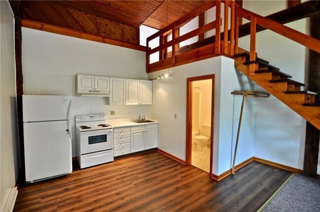 Building Photo - 11522 US-19