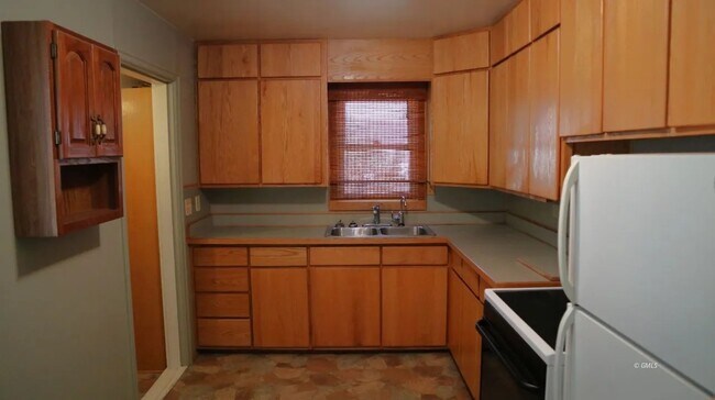 Foto del edificio - 402 E Grant St