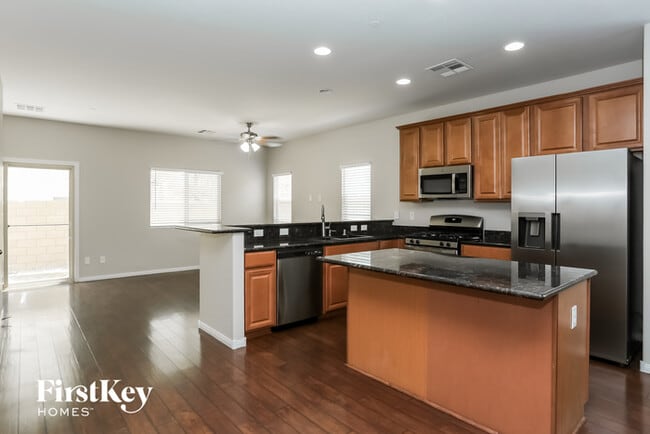 Building Photo - 7600 Scarlet Tapestry Ct