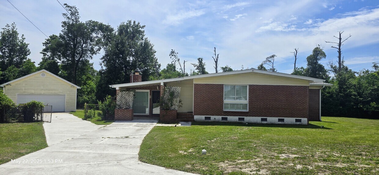 Primary Photo - 4 Sewanee Cir