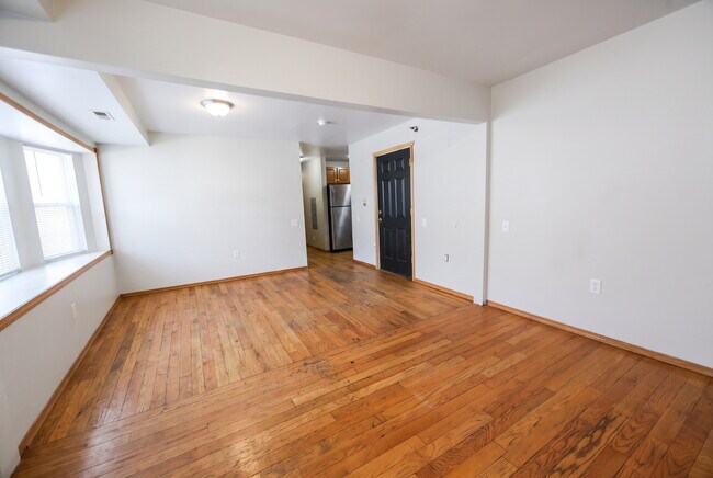 Foto del edificio - 520 W Mifflin St