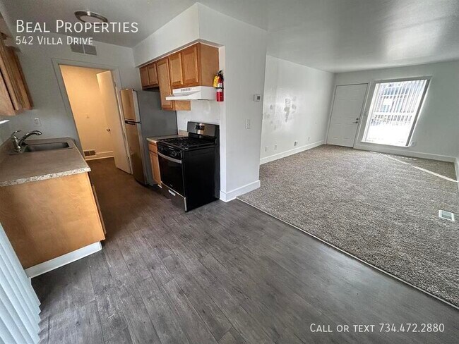 Building Photo - 542 Villa Dr