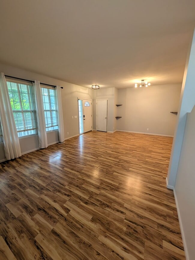 Building Photo - 908 S Mineral Dr