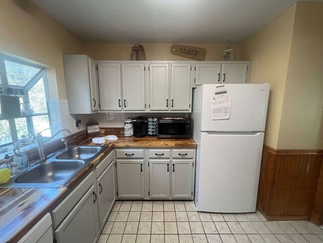 Foto del edificio - 12995 Barreda Blvd