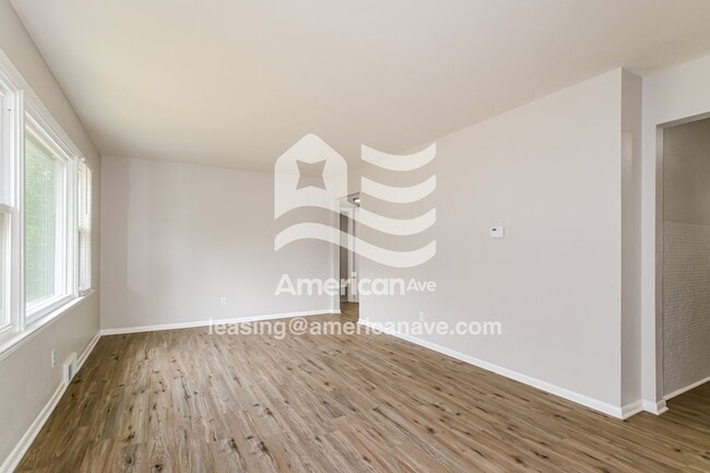 Foto del edificio - 9101 Bel Cour Dr