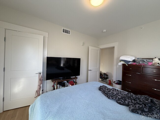 Foto del edificio - 208-210 Banks St. Unit 3