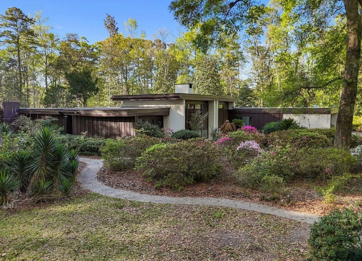 Foto principal - Mid-Century Modern Oasis on 5+ Acres – Pri...