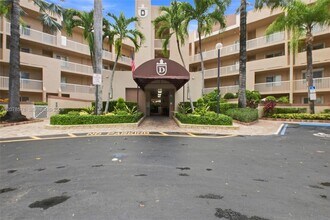Building Photo - 7647 Granville Dr