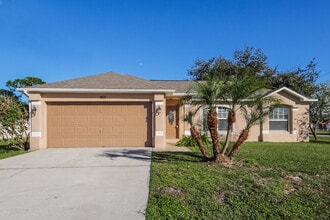 Building Photo - 905 Derbyshire Dr
