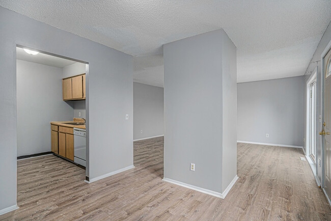 Building Photo - 5955 Briarcliff Ln