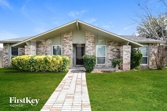 Building Photo - 1316 Royal Oak Dr