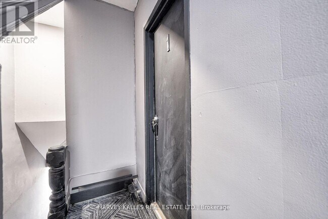 Photo du bâtiment - 1046 Bathurst St